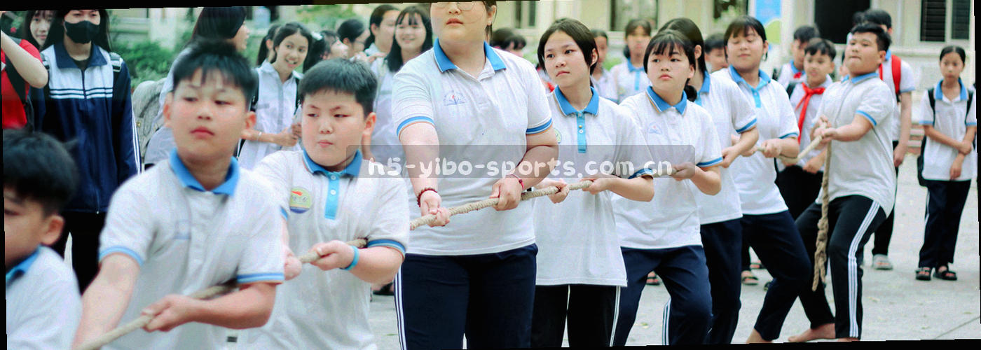 抽象数据网格与折线纹理，电子青线条在深色底上穿插